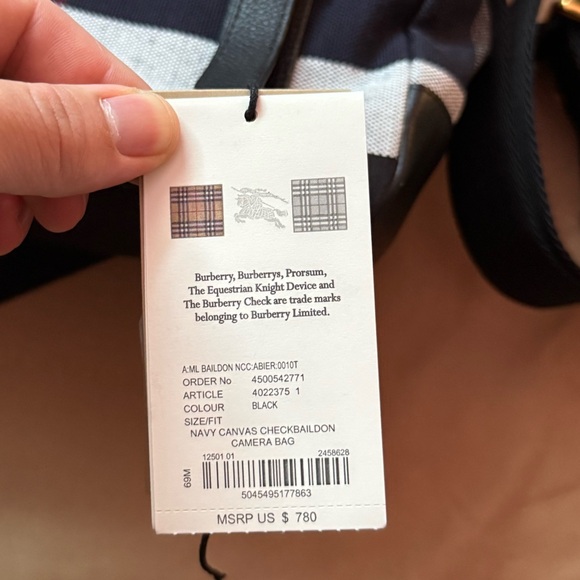 Burberry Camera Bag - Picture 9 of 10